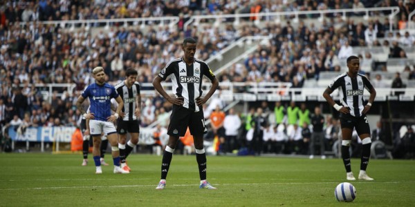 路易斯·迪亚兹转会拜仁：利物浦告别战术核心，德甲新篇章开启