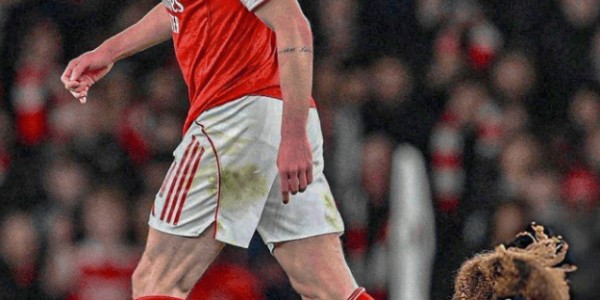 欧冠阿森纳破拜仁不败金身，5战全胜登顶欧冠，联赛激战切尔西