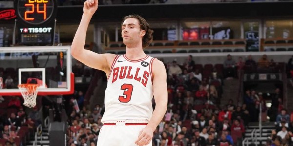 吉迪20+14+10波蒂斯18分 公牛大胜雄鹿